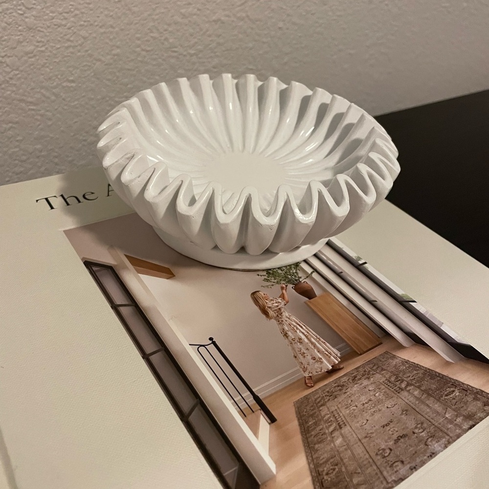 Decorative bowl NWOT